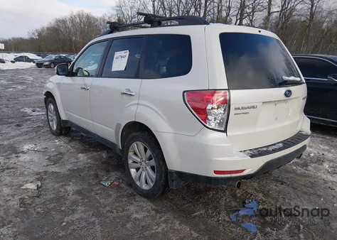 2011 Subaru Forester 2.5X Premium из США, поврежденный, VIN JF2SHADCXBH748689